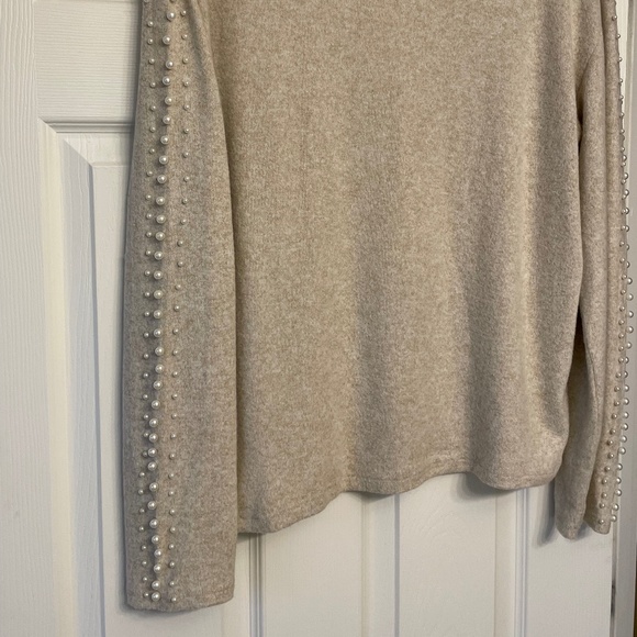 H&M Beige Sweater with Pearl Sleeves - Picture 5 of 13